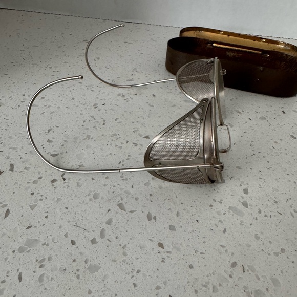 1920’s Antique Willson Goggles Safety
Glasses Spectacles Cool Vtg Steampunk case - Picture 6 of 7